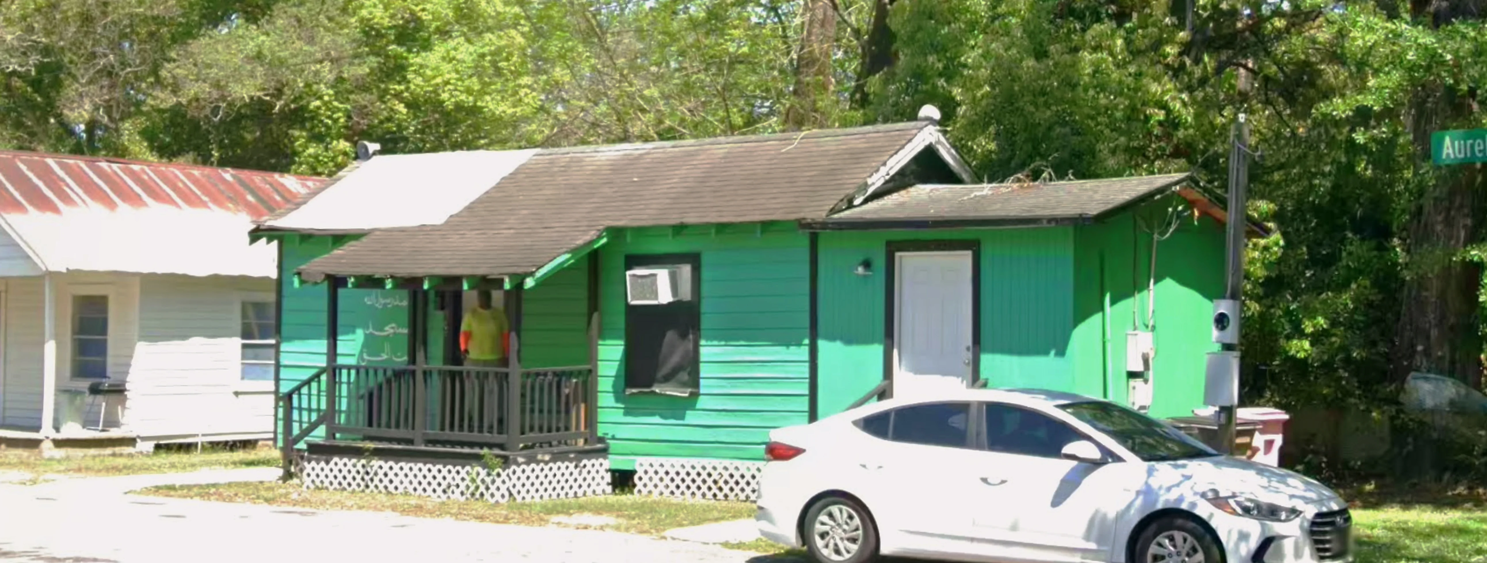 Exterior view of Masjid Baitul Haqq Mobile building